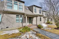 Bright Condo w/ Community Perks: Near Ski Quechee! - Apartments