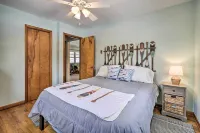 Waterfront Lakeview Cottage w/ Dock & Lift! - 3 stjerner