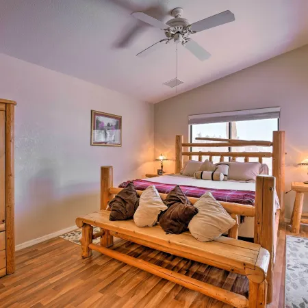 Walk to Nfl Games: Glendale Home Near Golf