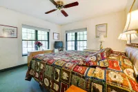 1 Mi to Big Boulder: Lakefront Unit w/ Pool Access - balcony
