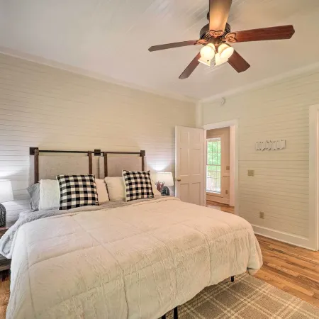 Pond on-Site! Dog-Friendly Blue Ridge Mtn Retreat