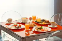 Zeus Essence Bucharest, Trademark Collection by Wyndham - Breakfast