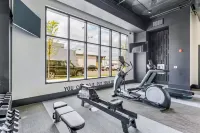Nashville Oasis at The Muse: Modern 2BR With Balcony & Rooftop Views - Alojamientos