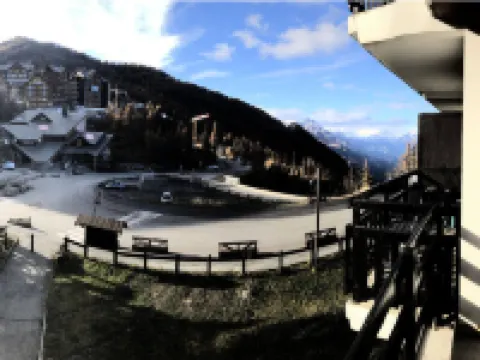 Apartment in Village Center near Slopes