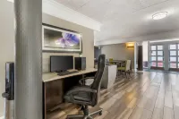 Quality Inn & Suites North Charleston - Ashley Phosphate - Parkering