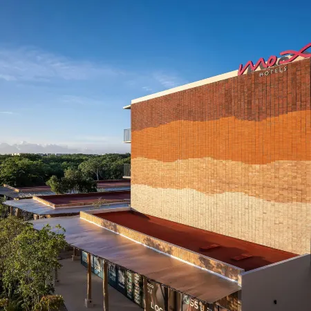 Moxy Tulum