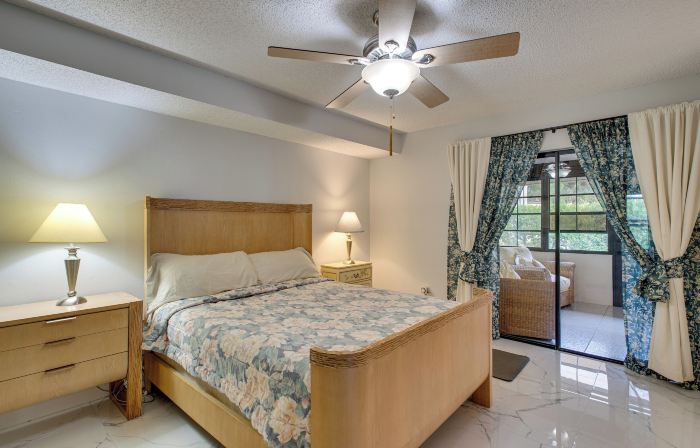 Private Beach & Pool Access! Fort Myers Getaway