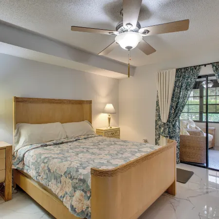 Private Beach & Pool Access! Fort Myers Getaway