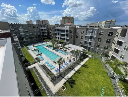 Landing Apartments Near Sand Lake - Universal