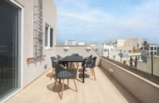 Big 2BD Duplex Penthouse & Large Terrace