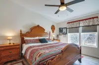 13 Mi to Lake Powell: Mtn-View Home w/ Deck & BBQ - WiFi