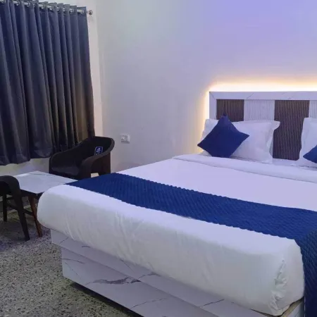 Hotel Jagapathi International Отели рядом с достопримечательностью «Храм Канакадурга»