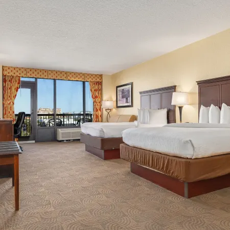 Pier House 60 Clearwater Beach Marina Hotel