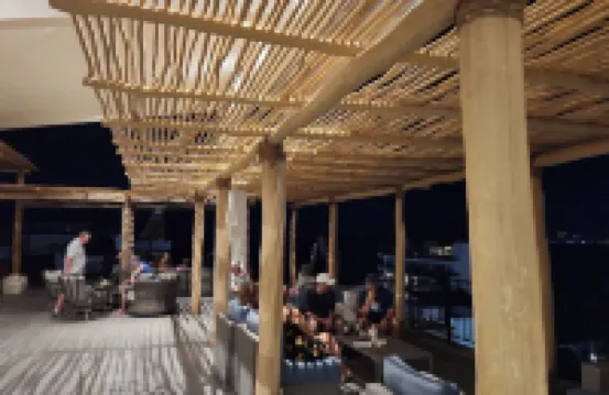 The Bird’s Nest Studio: Steps from the Beach