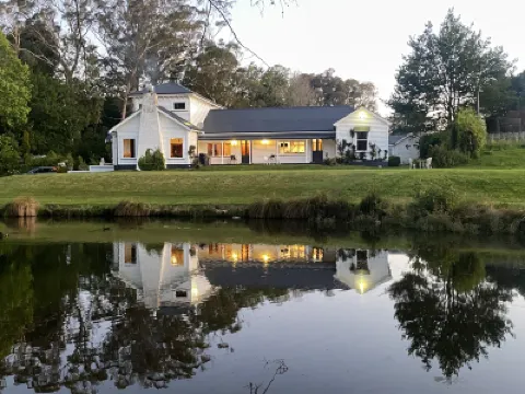 Te Rangi Lodge Hotels in 