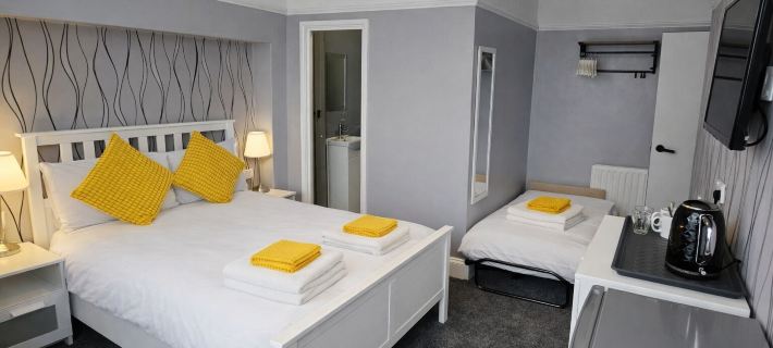 The Roslyn Guest House Hotels in Paignton
