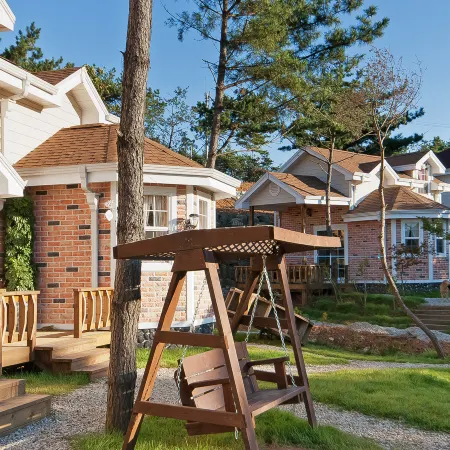 Ongjin Cheongnamdae Villa Pension Отели рядом с достопримечательностью «Загородный клуб Island»