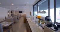 Econo Express Hotel
