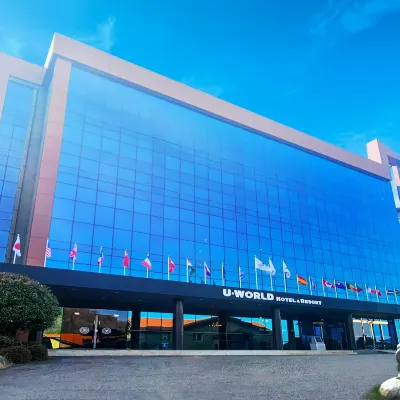 โรงแรมยู คาสเซิ่ล โรงแรมใกล้สนามกีฬามังมา