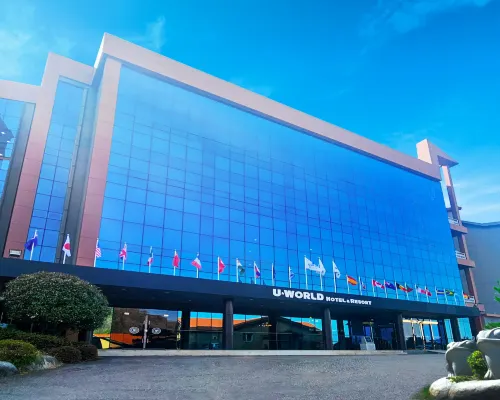 โรงแรมยู คาสเซิ่ล โรงแรมใกล้สนามกีฬามังมา