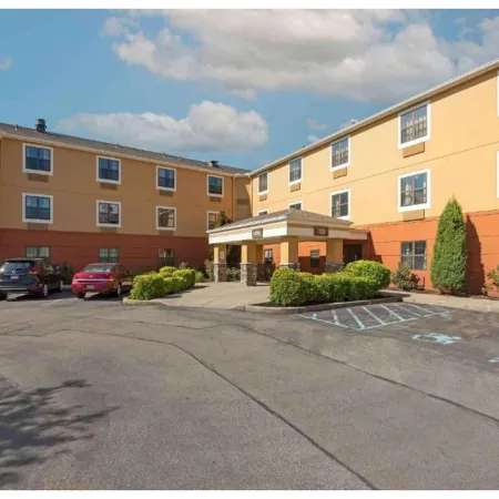 Motel 6 Buffalo Amherst, NY