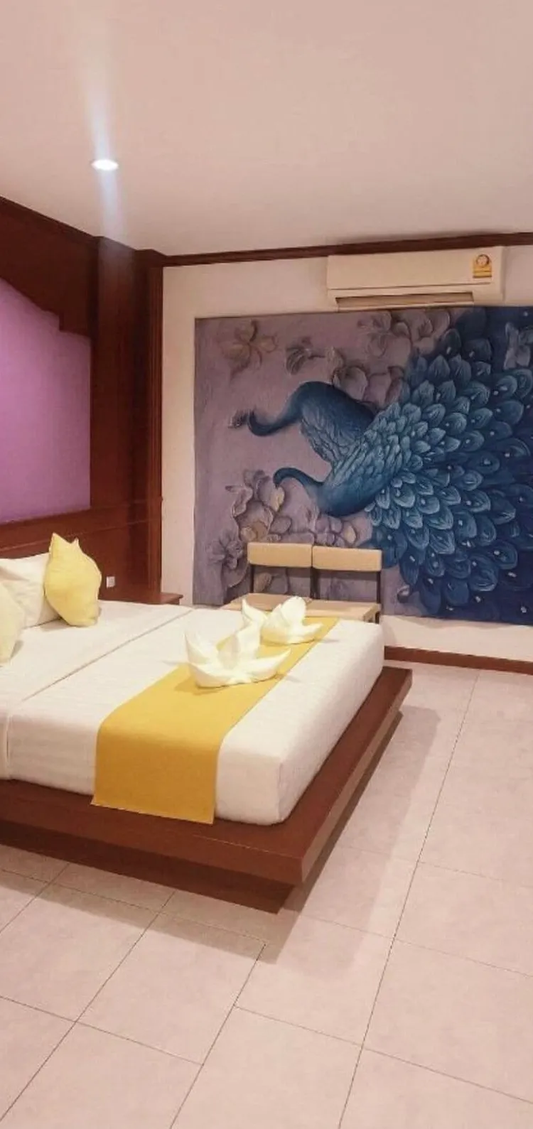 ห้องสแตนดาร์ด เตียงใหญ่หรือเตียงแฝด