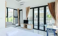 Urbanview Golden Barbie Near Jawa Timur Park 2