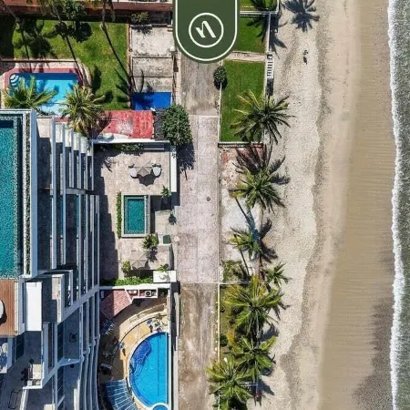 New Stylish 1 BR Condo - Ocean Views - Flex Room