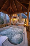 NEW LOG HOME in Hendersonville with fireplace, fire pit and Hot Tub