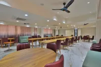 Hotel Empyrean - breakfast