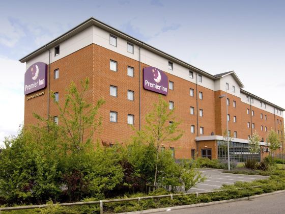 Premier Inn Castleford (Xscape, M62 J32)