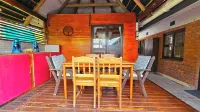 Crabb Cottage and Escape - Apartments