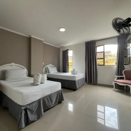 Hotel Colonial Santa Rosa