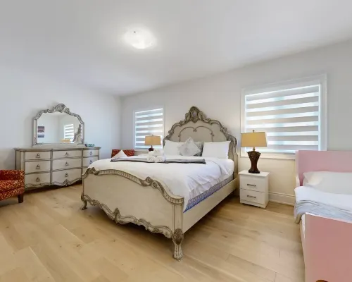 Private 5-Bedroom Caledon Home Comfort, Style, and Nature! Hotels in Caledon