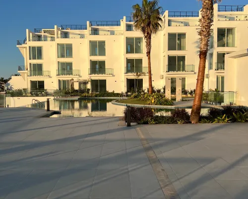 Charming 2-Bedroom Apartment with Ocean Views in Tatlısu Hotels in Akanthou