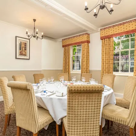 Mercure Salisbury White Hart Hotel & Apartments