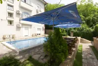 Villa Mystique