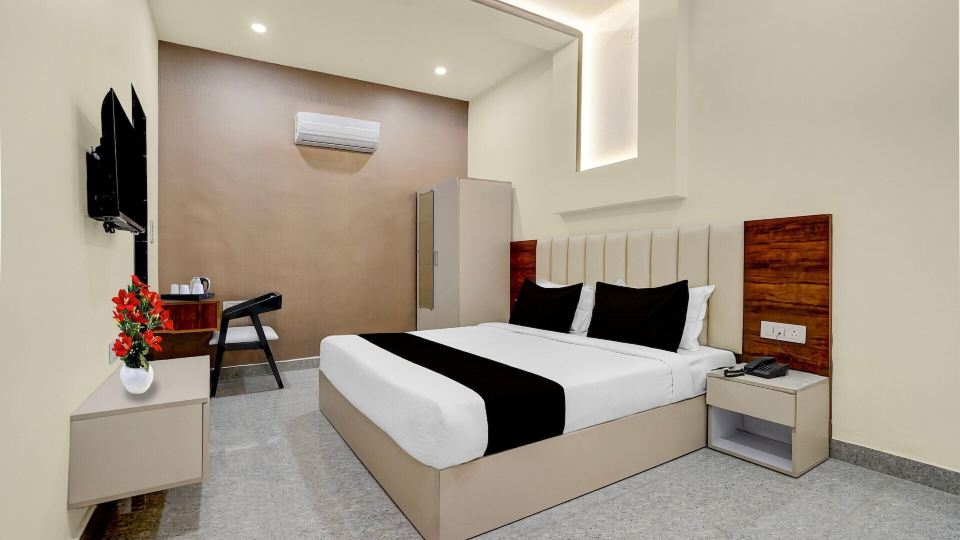 Super Townhouse Subharti University Meerut Formerly Hotel Celebration