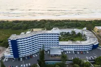 First Group Breakers Resort - Official - Kolam Renang