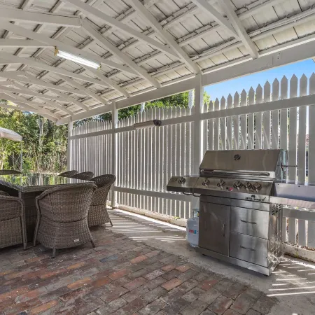 Metawisebnb Waterfront 3BR Coastal Escape