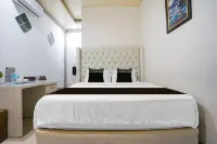 Stylish DBL Suite Escape W/ Free Wifi and Parking Hotels in 