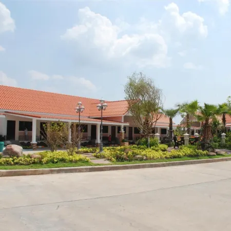 Martina Hotel Surin