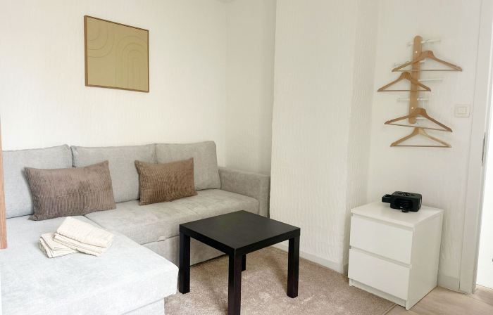 Charming Studio Steps from City Center