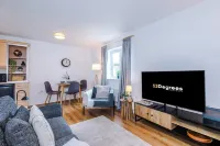 Stunning 1 Bed Flat Perfect for Business in Crewe - Hot Tub