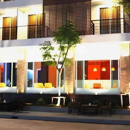Twin Hotel Отели рядом с достопримечательностью «Площадь Robinson Ocean»