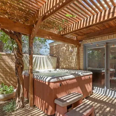 Luxurious Tree House