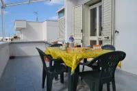 Central Holiday Home with Terrace and Garden; Parking Available - parking