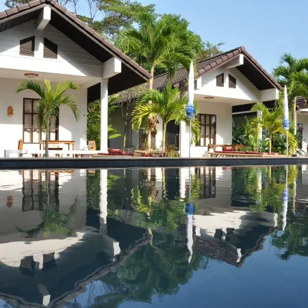Privacy Resort - Koh Chang Отели рядом с достопримечательностью «Водопад Тан Майом»