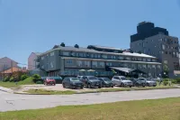Hotel Aatrac - Parkplatz