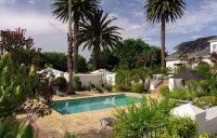 Wild Mushroom Country House - parking